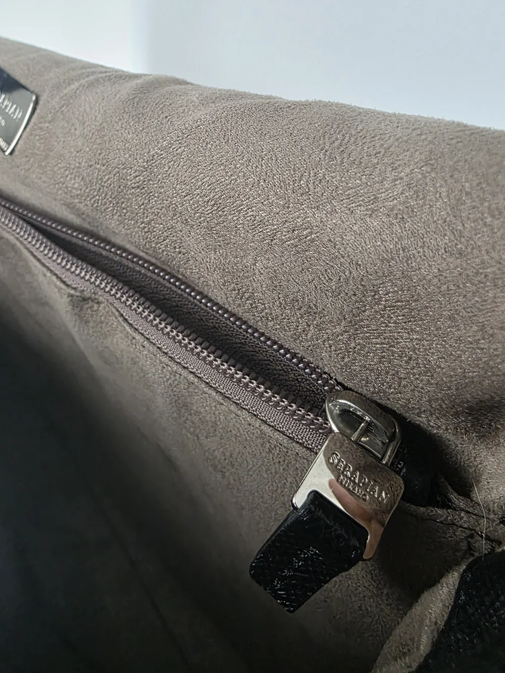 Serapian Milano Italy Cross Body Black Leather Travel Work Computer Bag